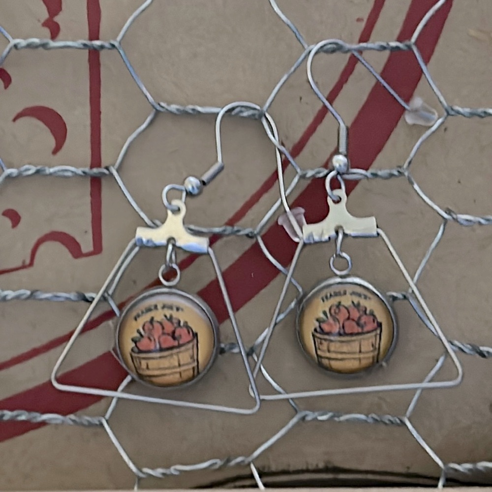 Trader Joe’s Earrings 12mm Halo Wooden Basket Of Apples
